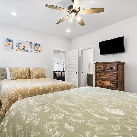 The Lake Fish-Amazing Views-Sleeps 24-Indoor-Outdoor Pools Branson Exteriér fotografie