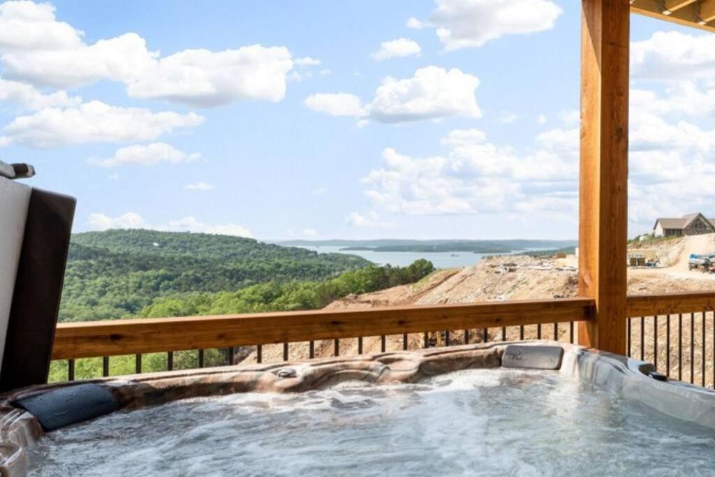 The Lake Fish-Amazing Views-Sleeps 24-Indoor-Outdoor Pools Branson Exteriér fotografie
