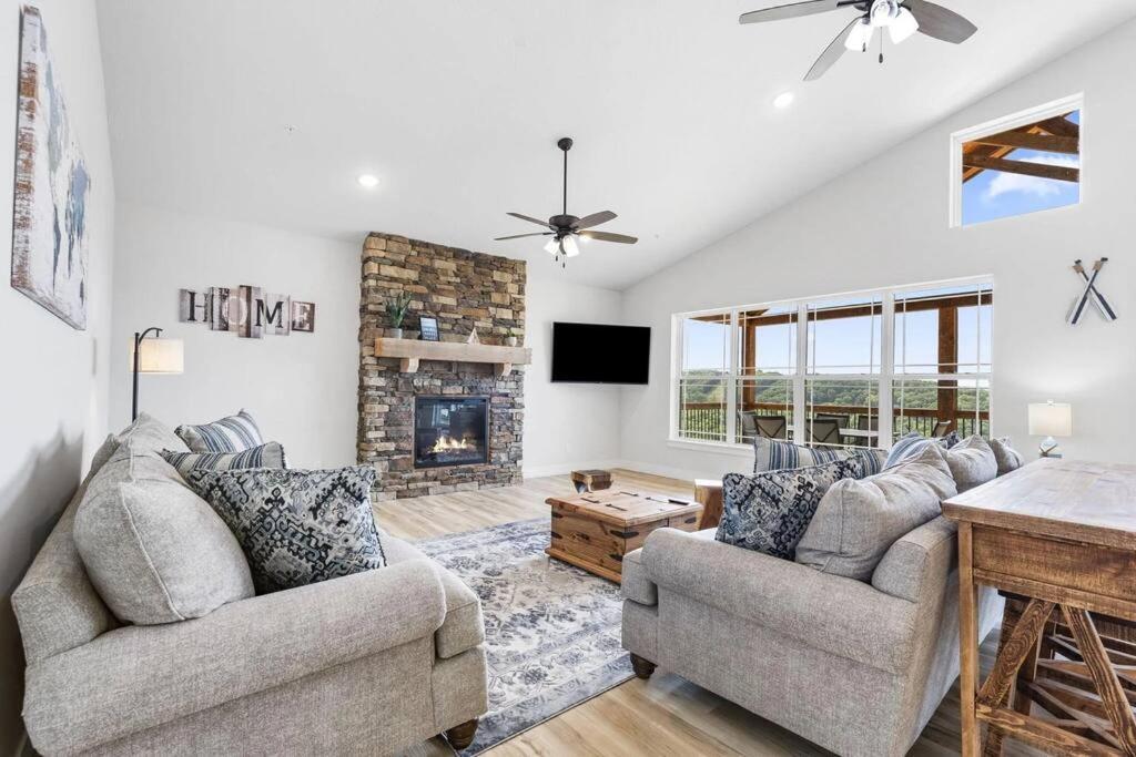 The Lake Fish-Amazing Views-Sleeps 24-Indoor-Outdoor Pools Branson Exteriér fotografie