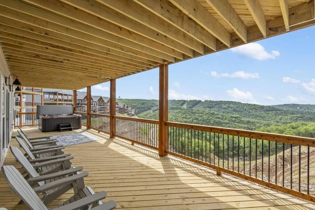 The Lake Fish-Amazing Views-Sleeps 24-Indoor-Outdoor Pools Branson Exteriér fotografie