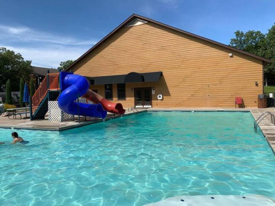 The Lake Fish-Amazing Views-Sleeps 24-Indoor-Outdoor Pools Branson Exteriér fotografie